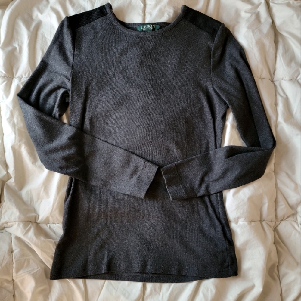 Lauren Ralph Lauren grey top with zipper shoulders sweater size M